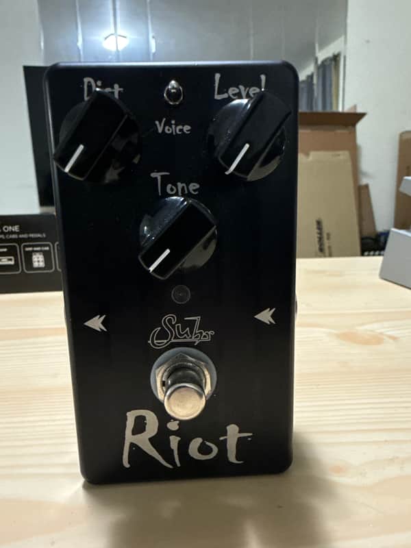 Suhr Riot