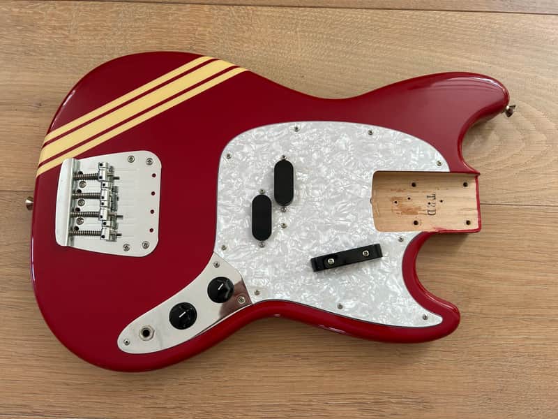 CIJ Fender Mustang Bass Body Racing Competition Trans Red (2008) - LOADED image 1