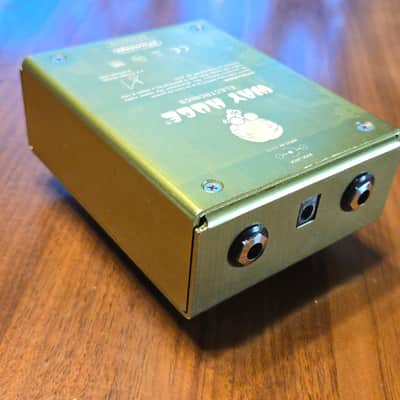Way Huge WHE401 Swollen Pickle MkII Jumbo Fuzz 2010 - 2019 - Green image 3