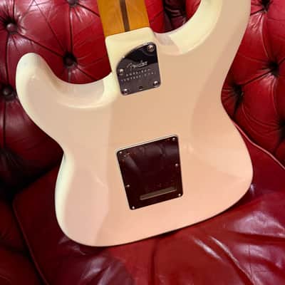 Fender American Professional II Stratocaster with Maple Fretboard 2020 - Present - Olympic White image 4