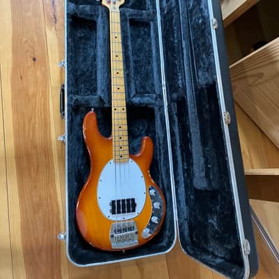 Musicman Stingray 1986 Honey burst image 2