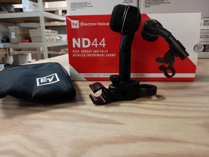 Electro-Voice ND44 Cardioid Dynamic Microphone with Pivoting Head and Drum Rim Clamp - Black image 1