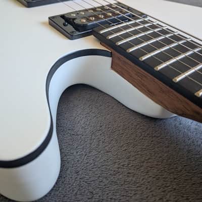 Charvel Joe Duplantier Signature Pro-Mod San Dimas Style 2 HH 2021 Satin White image 12