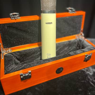 Warm Audio WA-251 Large Diaphragm Multipattern Tube Condenser Microphone image 2