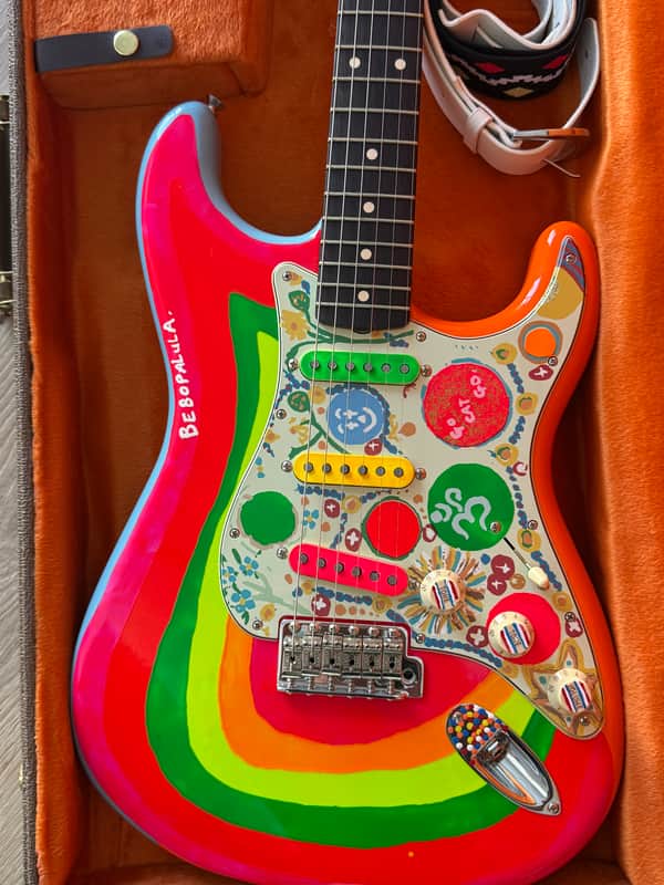 フェンダー　ジョージハリスン　ストラトキャスター　ロッキー フェンダー、ジョージ・ハリスンの”Rocky”を再現した新シグネイチャー