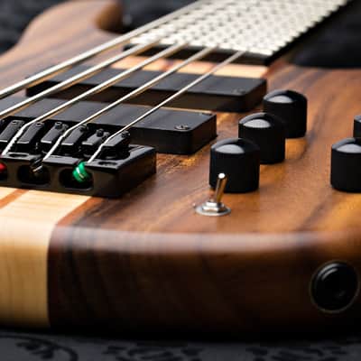 Wolf 5 String Bass Walnut image 6