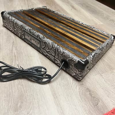 Doomboard Pedalboard - Python Snakeskin Tolex - with 1 Spot Pro power supply image 7
