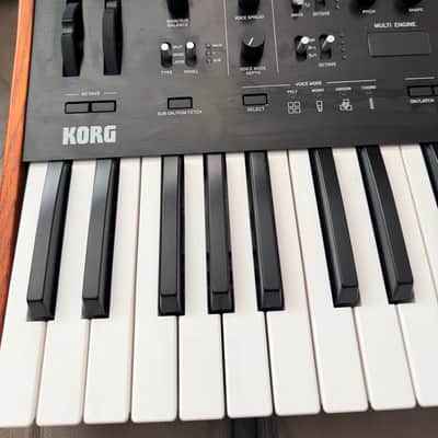 Korg Prologue 16 Polyphonic 61-Key 16-Voice Analog Synthesizer 2018 - Present - Black/Wood image 3