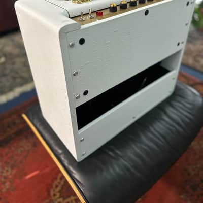 Marshall Studio Vintage SV20C "MK II" 20-Watt 1x10" Guitar Combo 2022 - White with Target Grille image 8