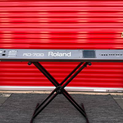 Roland RD-700 88-Key Weighted Stage Piano Keyboard - Main Outputs Tested image 10