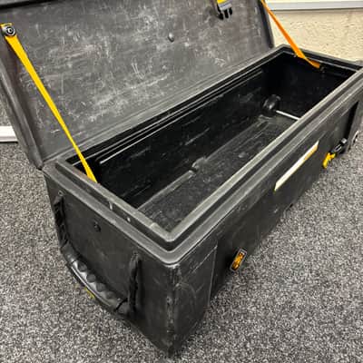 Hardcase HN28W 28" hardware case with wheels image 3