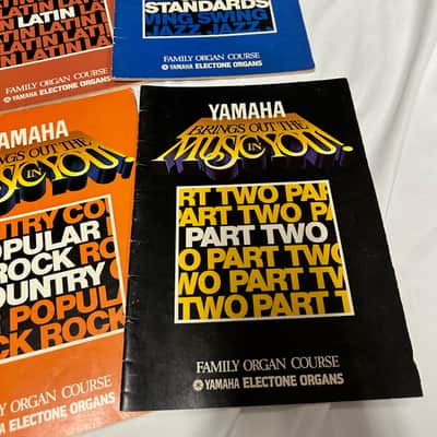 Lot of 6 Old Vintage Yamaha Organ Course Books Sheet Music Latin, Jazz, Broadway, & Country image 3