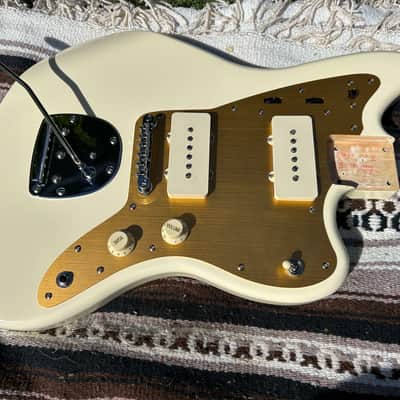 Squier J Mascis Jazzmaster loaded body image 2