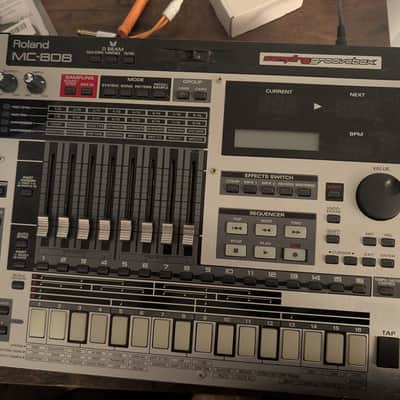 Roland MC-808 Groovebox 2010s - Silver