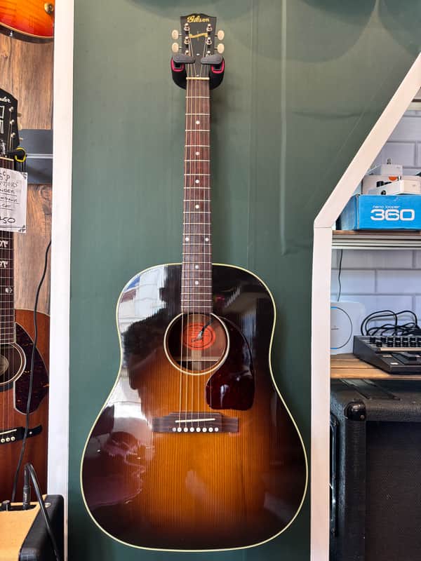 Gibson J-45 Vintage