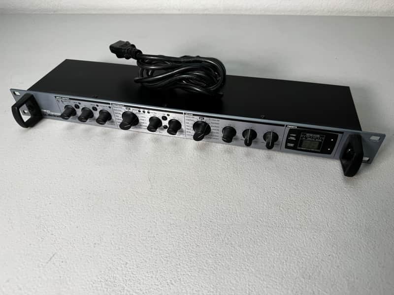 TC Electronic M300 - Silver front panel with black print