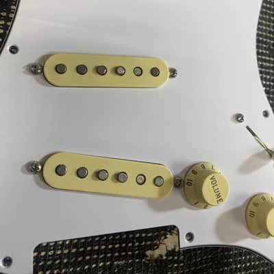 MIE Music Loaded Strat Pickguard - Vintage Style Handwound Strat Pickups With CTS Pots image 3