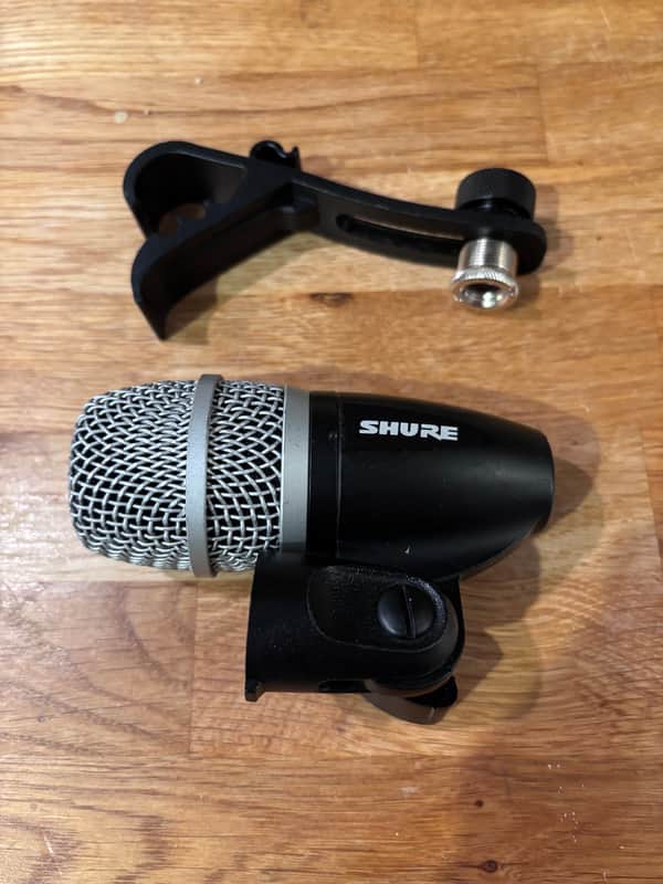 Shure PG56-LC Cardioid Swivel-Mount Dynamic Snare/Tom Microphone with A50D Mount