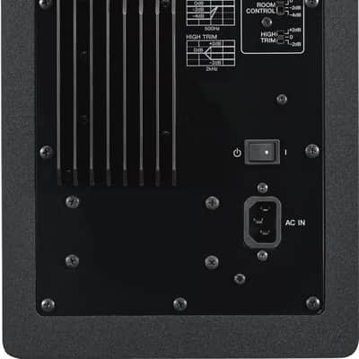 Yamaha HS7 7" Powered Studio Monitor, Black image 3
