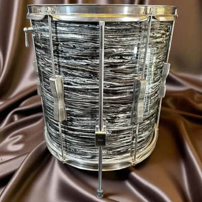 Ludwig No. 996-1 Club Date Outfit 8x12" / 14x14" / 14x20" Drum Set with Keystone Badges 1964 - 1968 - Oyster Black Pearl image 8