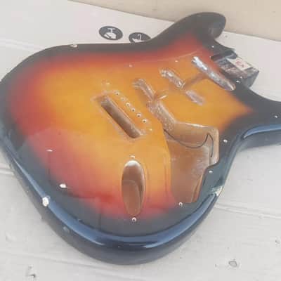 1983 SQUIER by FENDER STRATOCASTER JV BODY '62 - made in JAPAN - RELIC image 3