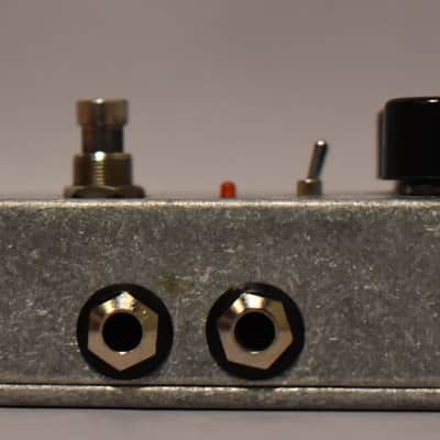 Electro-Harmonix Memory Boy Analog Delay Effect Pedal image 7