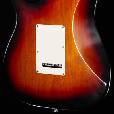 Fender American Ultra Luxe Vintage '50s Stratocaster Maple Fingerboard 3-Color Sunburst (255) image 2