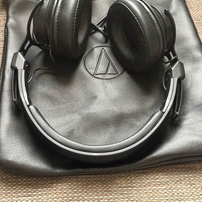 Audio-Technica ATH-M60x Professional On-Ear Monitor Headphones 2018 - Black image 5