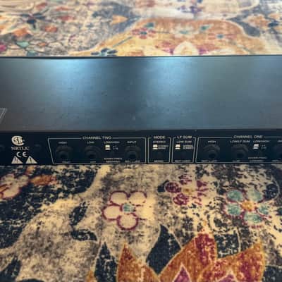 dbx 223 Stereo 2-Way / Mono 3-Way Crossover image 5