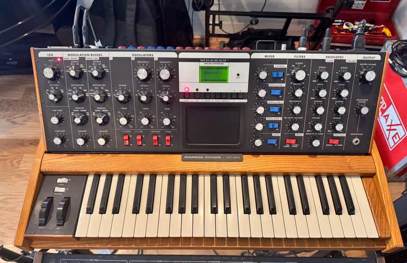 Moog Minimoog Voyager Performer Edition 44-Key Monophonic Synthesizer