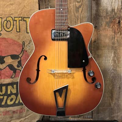 Martin F-50 1964 - Sunburst image 1