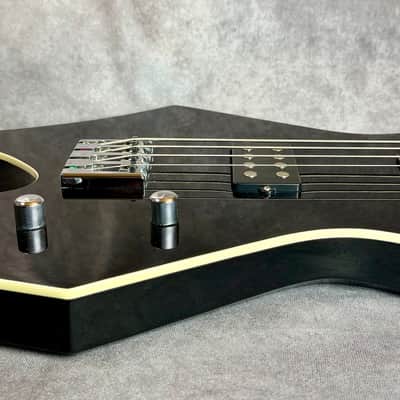 B.C. Rich Warlock Revenge  2001 - Black w/Coffin Case image 10