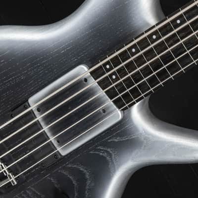 Ibanez GWB25TH SWF Gary Willis - 25th Anniversary Silver Wave Burst Flat image 10