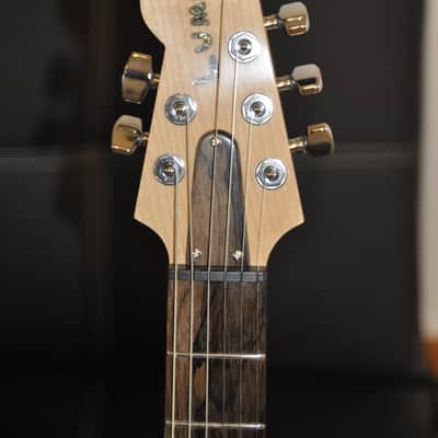Luman Single Cutaway Natural Walnut image 8