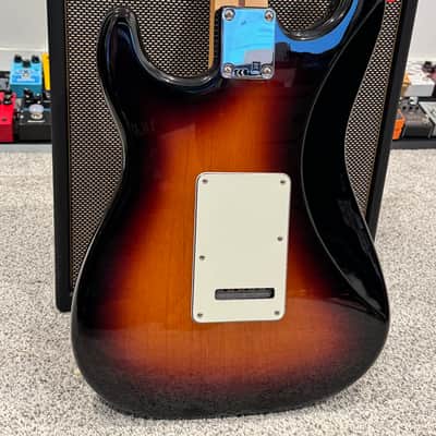 Fender Standard Stratocaster with Maple Fretboard 2006 - 2017 - Brown Sunburst image 3