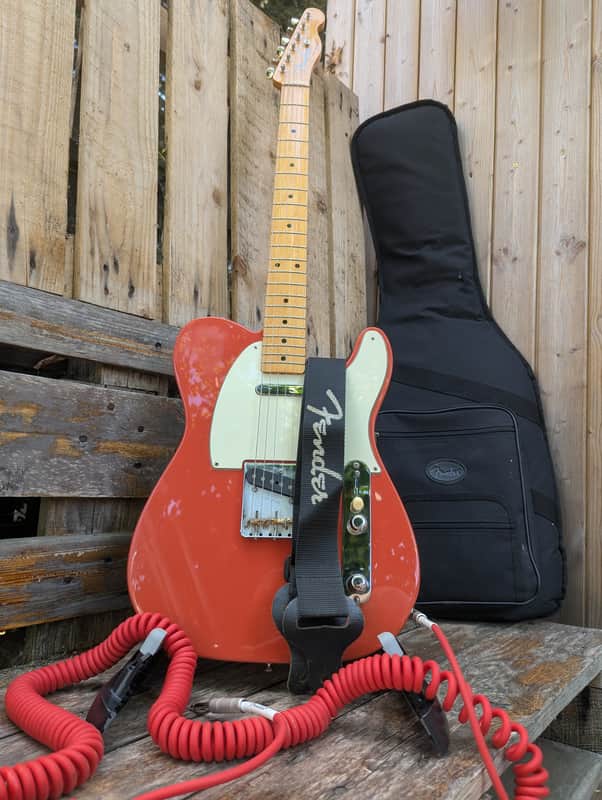 Fender Vintera '50s Telecaster Fiesta Red with extra gear
