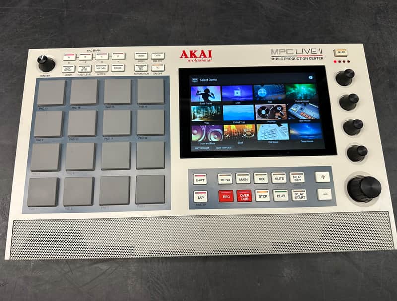 Immagine Akai MPC Live II Retro w/Case - 1
