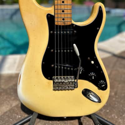 1975 Fender Stratocaster with 3-Bolt Neck - Olympic White image 2
