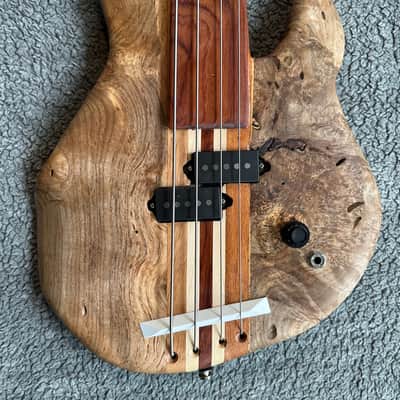 Wishbass - 32” Fretless with Bill Lawrence P46 and Q-tone stacked vol/tone image 2