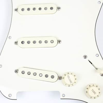 2009 Vintage Fender Custom Shop Stratocaster Custom Classic Loaded Pickguard DiMarzio Area 61 Pickups USA Strat image 3