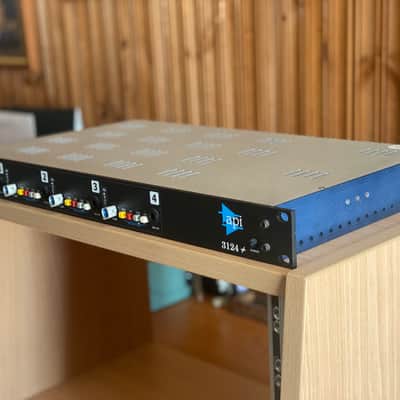 API 3124+ 4-Channel Mic Preamp – Mint! image 4