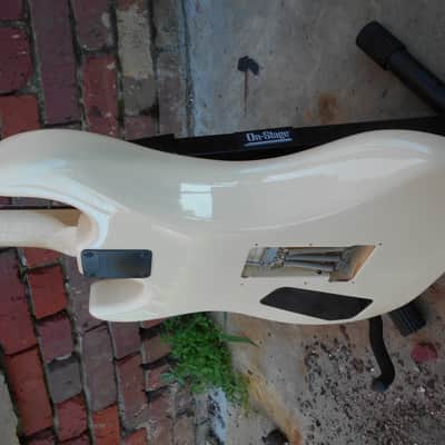 Kramer Baretta 1984 White image 6