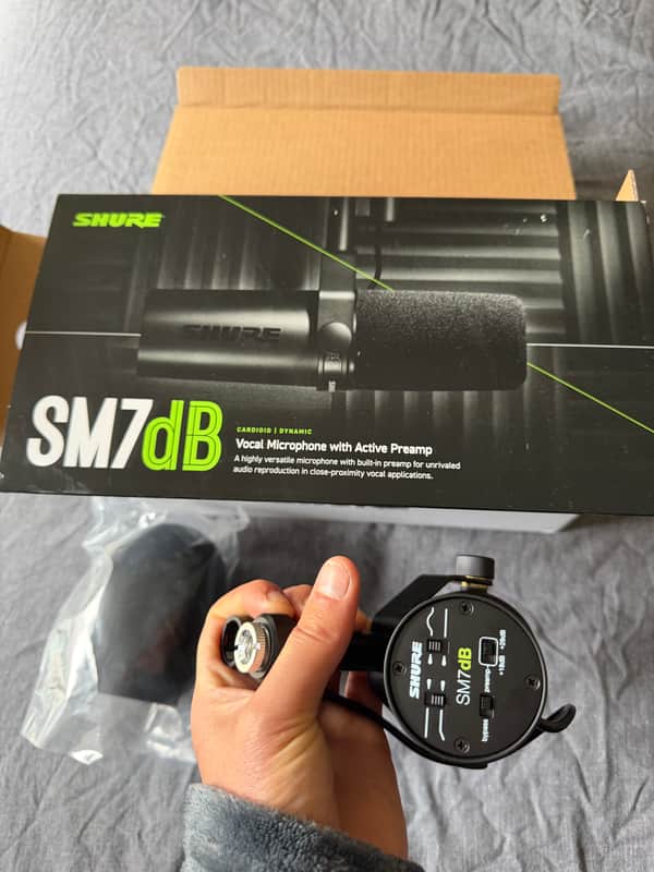 Shure SM7dB Cardioid Dynamic Microphone with Built-In Preamp 2023 - Present - Black image 1