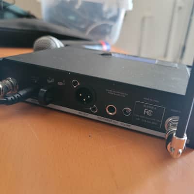 Shure BLX4R H8 Wireless Receiver 518-542 MHz w/ Handheld Mic image 15