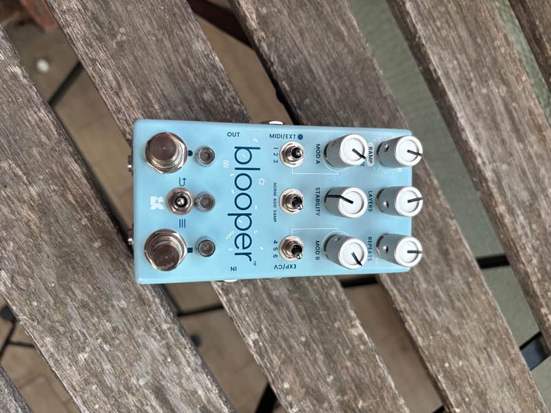 Case Bliss Audio Blooper 2024 - Azzurro image 1