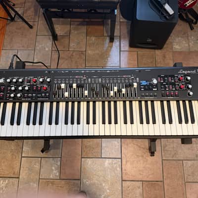 Viscount Legend One 73 - Like New Condition image 1