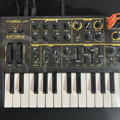 Arturia MicroBrute 25-Key Synthesizer 2014 - Present - Black