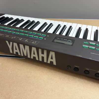 Yamaha DX21 Programmable Algorithm Synthesizer 1985 - Black. With Hard Case imagen 6
