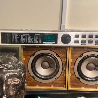 Behringer Virtualizer Pro Effects Rack Unit 2000 image 1