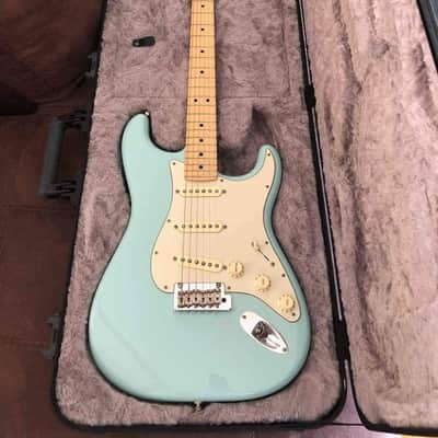 Fender Stratocaster American Professional FSR 2018 - Daphne Blue image 1